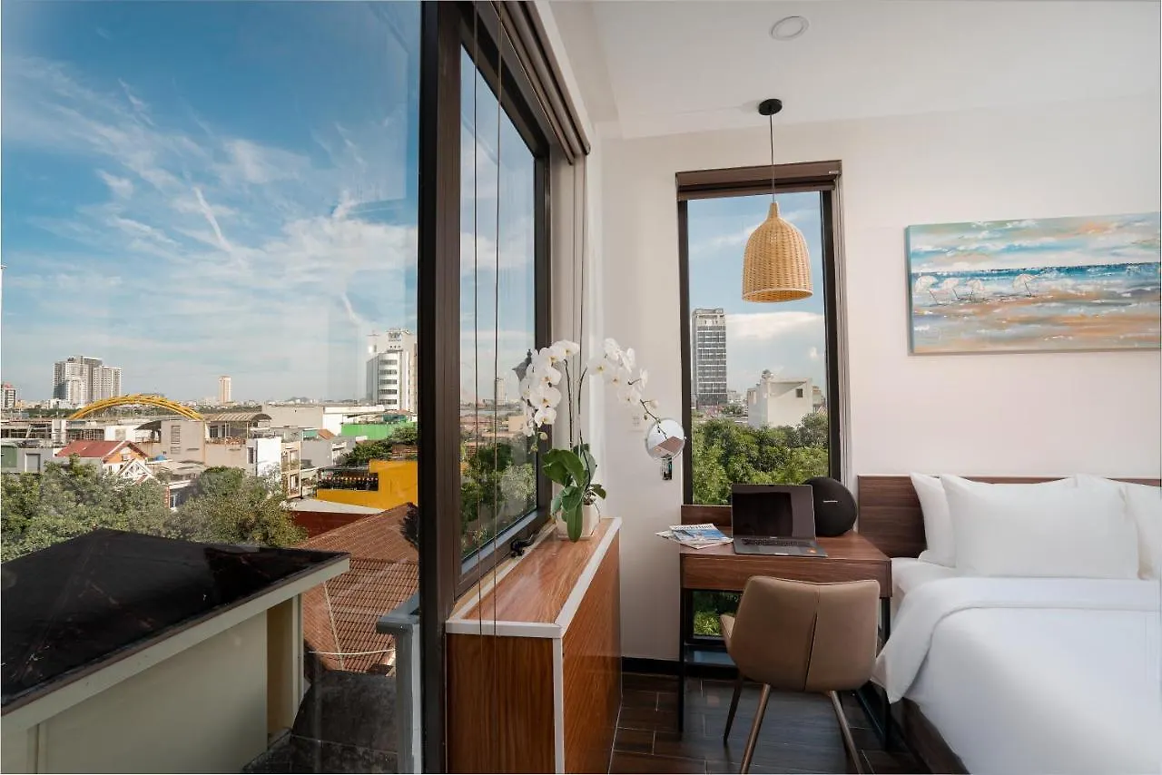 Dragon View Riverfront Hotel Da Nang